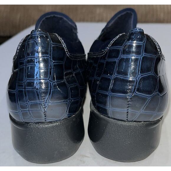 Clarks Women’s Navy Gael Beam Slip On Flats Shoes 8.5W Style 0614 - Picture 4 of 9